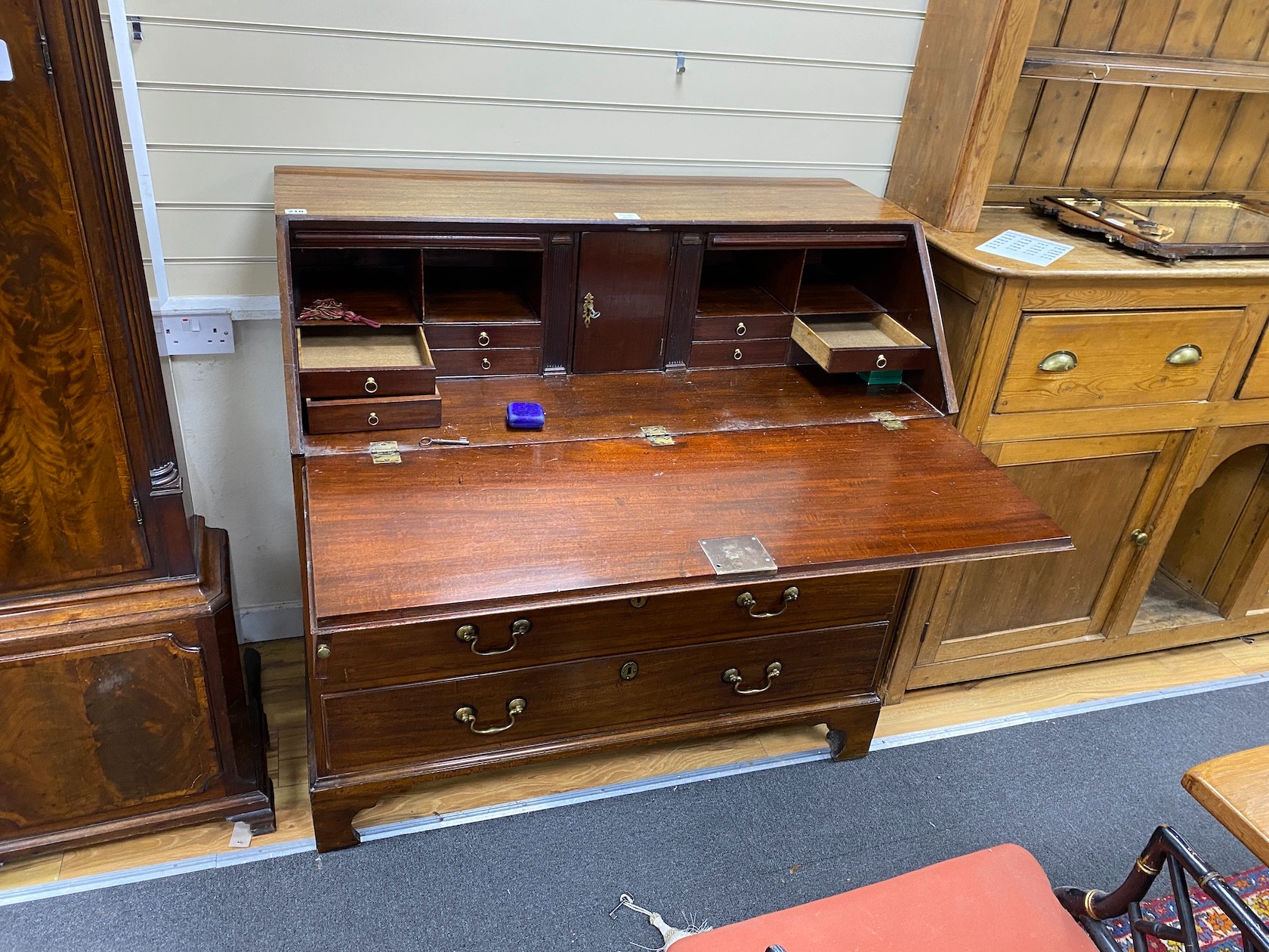 A George III mahogany bureau, width 114cm, depth 56cm, height 112cm